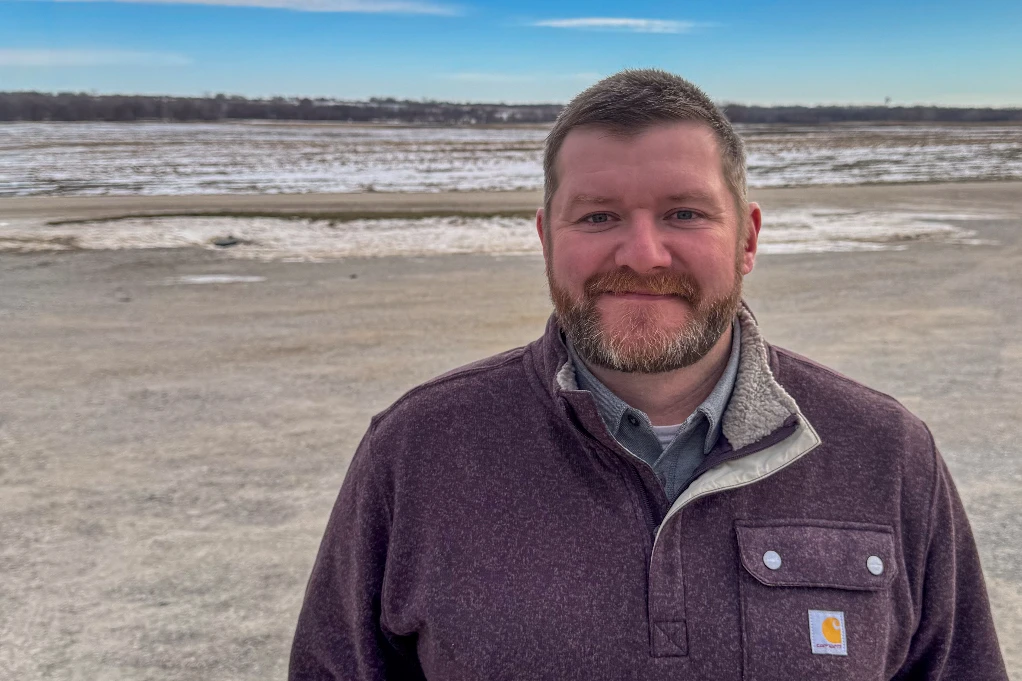 roots family portrait on their farm